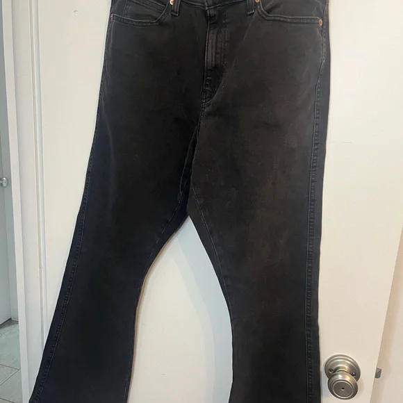 Levi's Women's High Rise Black Jeans - Picture 1 of 8